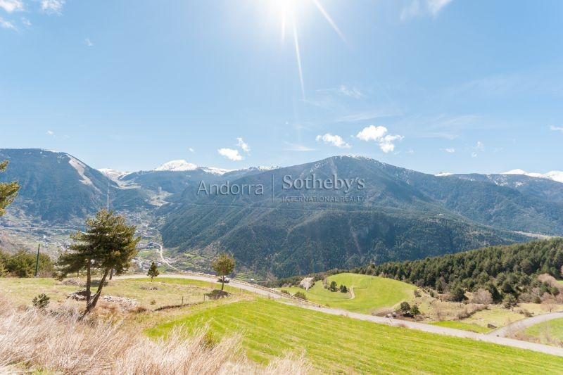 Vistas al valle desde Vila, Andorra vivir en vila, principado de andorra